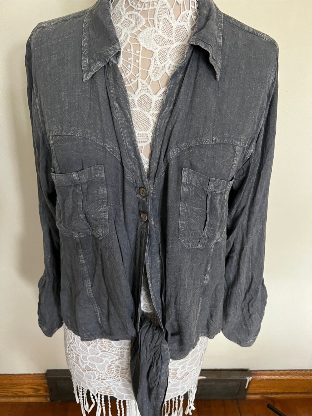 raya sun Gray Linen-Cotton Top with Crochet Detail - Picture 4 of 10